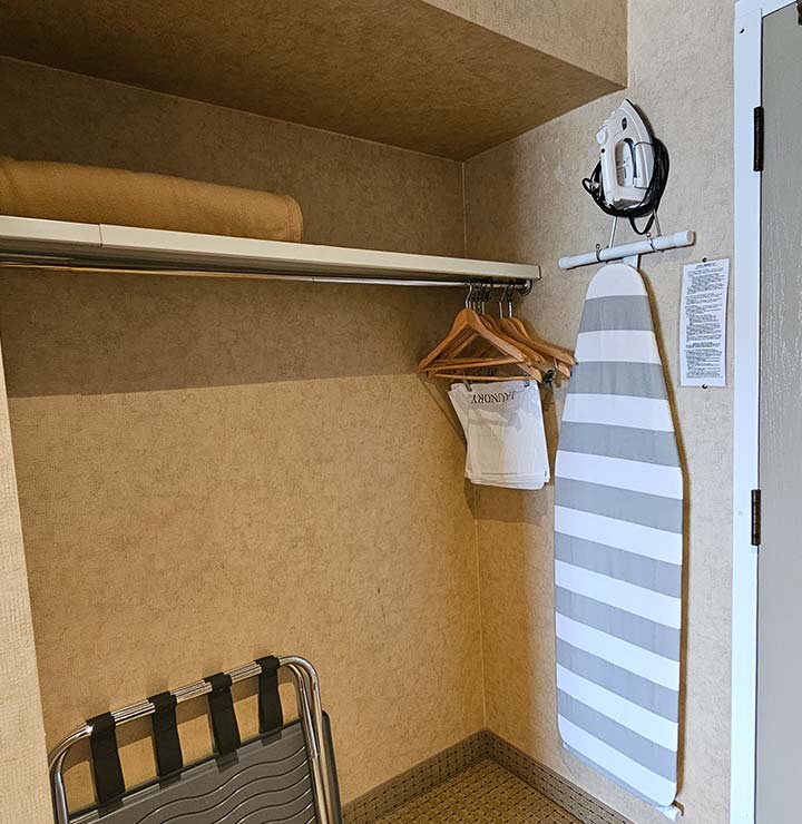 Double Queen Room