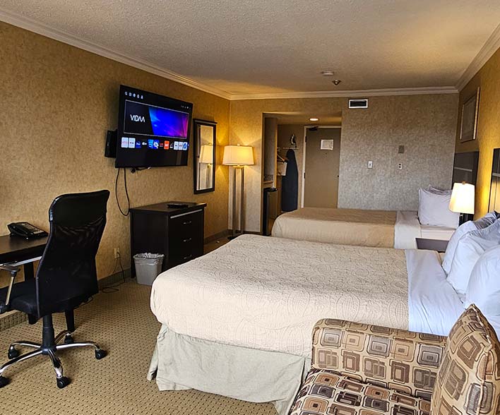 Double Queen Deluxe Room