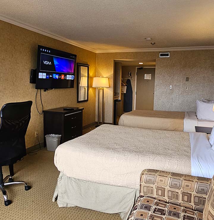 Double Queen Deluxe Room